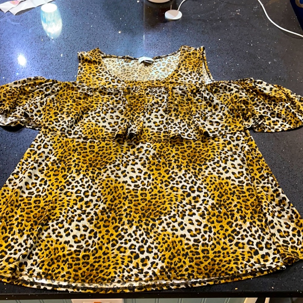 2x animal print cold shoulder blouse #2010